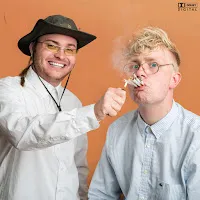 Donnie — Parmezaan & Linkerbaan Ft Joost — обложка
